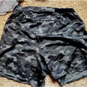 Lululemon 6 inch liner surge shorts. Medium and in camo